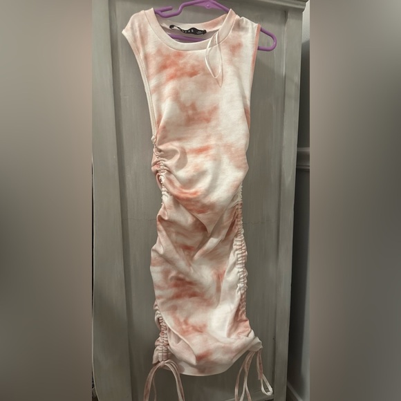 LIONESS DRESS - Picture 1 of 1